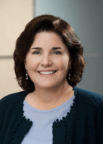 Julie Mahowald headshot